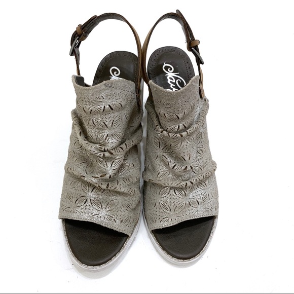 Naughty Monkey Nyxx Open Suede Toe Mules - Picture 2 of 8